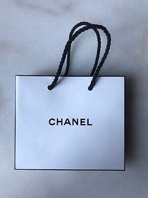 busta di carta chanel|Chanel borse.